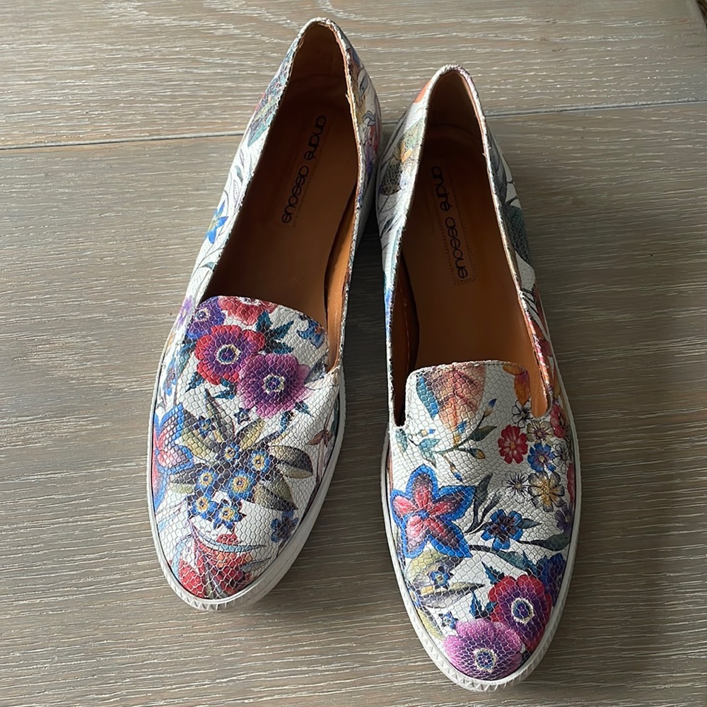 Floral print slip on, size 10